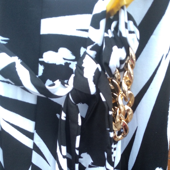 EUC GORGEOUS BLACK/WHITE & GOLD HARDWARE PALM MAXI SZ M/LG MAXI DRESS - Picture 3 of 15